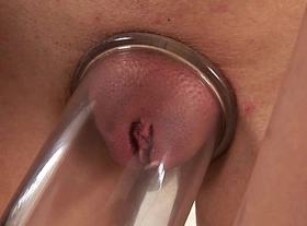 Squirting babe fingers her ass and pussy